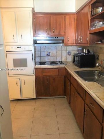 6580 Santona Street A39, Coral Gables, FL 33146