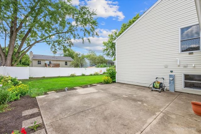 960 Independence Avenue, St. Charles, IL 60174