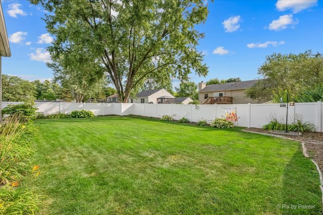 960 Independence Avenue, St. Charles, IL 60174