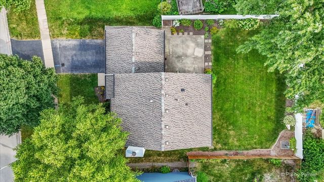 960 Independence Avenue, St. Charles, IL 60174