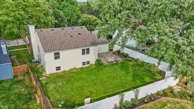 960 Independence Avenue, St. Charles, IL 60174