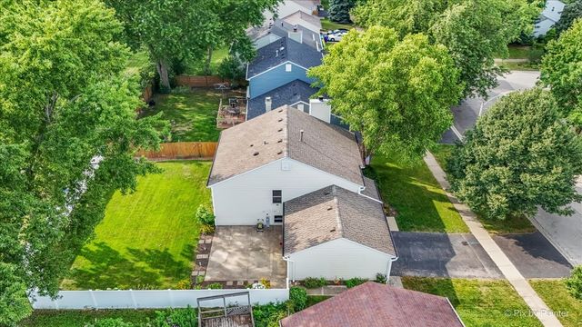 960 Independence Avenue, St. Charles, IL 60174