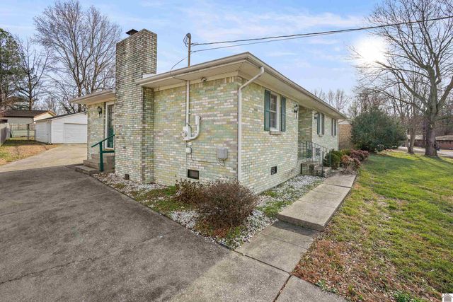 325 Longview Drive, Paducah, KY 42001