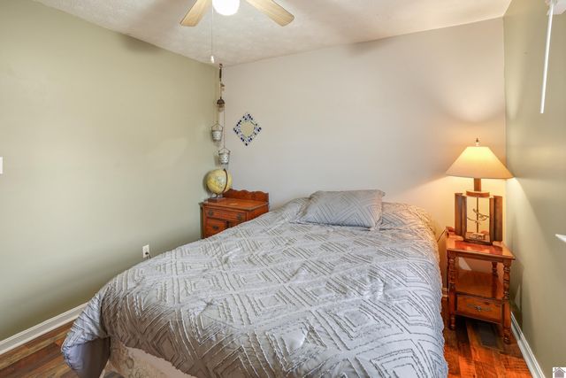 325 Longview Drive, Paducah, KY 42001