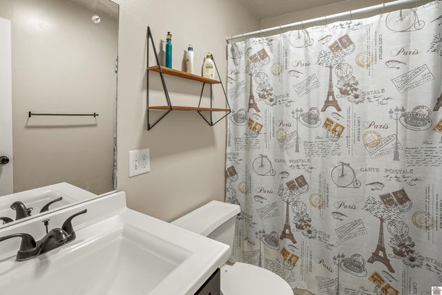 325 Longview Drive, Paducah, KY 42001