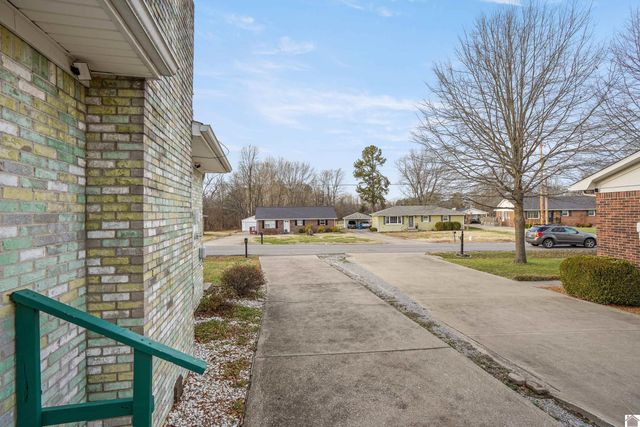 325 Longview Drive, Paducah, KY 42001