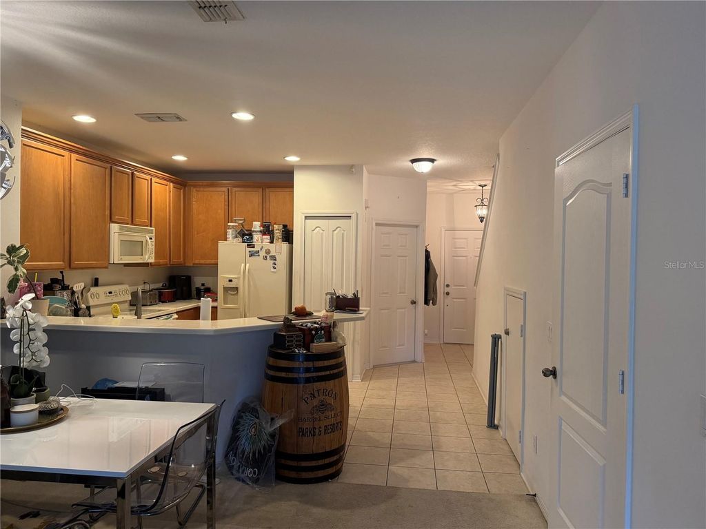 Image 8 of property listing at 3460 VICTORIA PINES DRIVE 160, Orlando, FL 32829