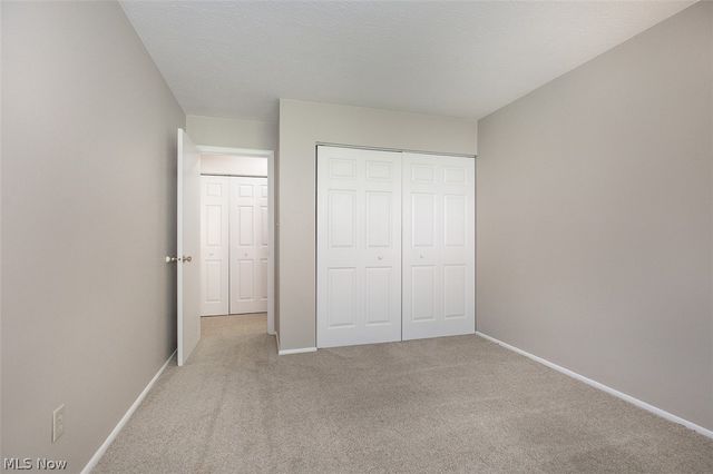 26702 Lake Of The Falls Boulevard, Olmsted Falls, OH 44138