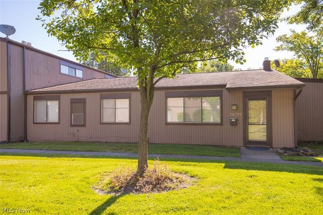 26702 Lake Of The Falls Boulevard, Olmsted Falls, OH 44138