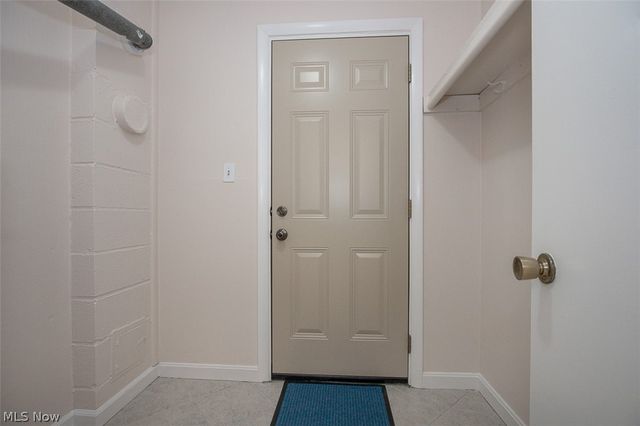 26702 Lake Of The Falls Boulevard, Olmsted Falls, OH 44138
