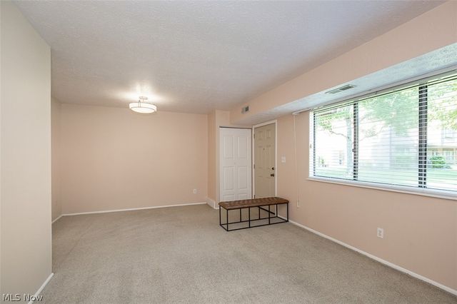 26702 Lake Of The Falls Boulevard, Olmsted Falls, OH 44138