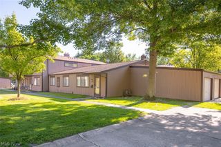 26702 Lake Of The Falls Boulevard, Olmsted Falls, OH 44138
