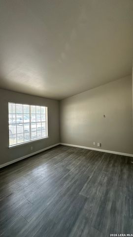 5007 Village Row, San Antonio, TX 78218