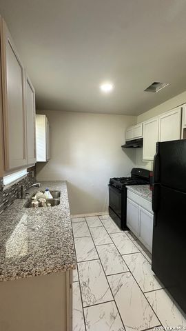 5007 Village Row, San Antonio, TX 78218