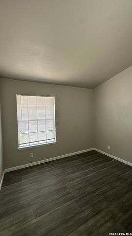 5007 Village Row, San Antonio, TX 78218