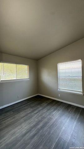 5007 Village Row, San Antonio, TX 78218