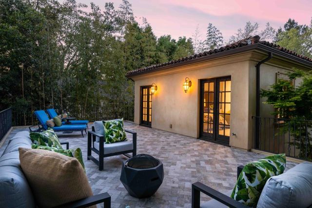 1932 Emerson Street, Palo Alto, CA 94301