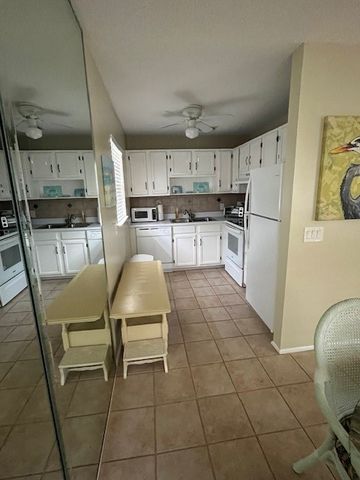 23 Vista Gardens Trail 203, Vero Beach, FL 32962