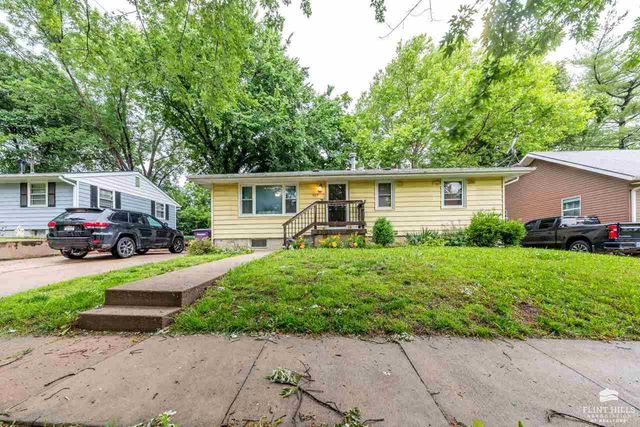 917 Mission Avenue, Manhattan, KS 66502