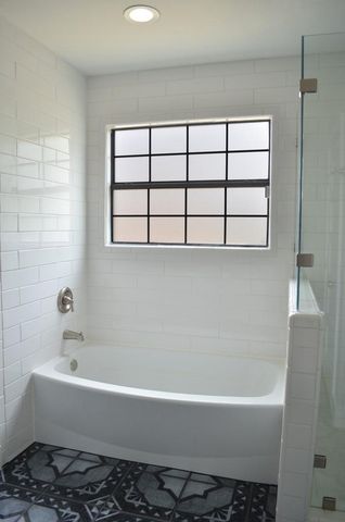 6400 Santos ST, Austin, TX 78741