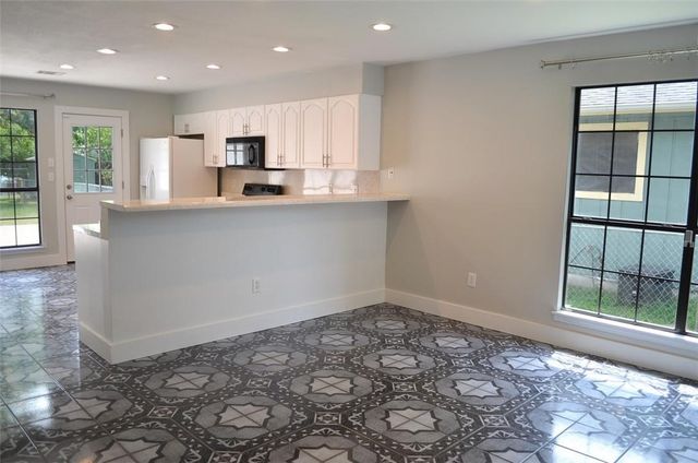 6400 Santos ST, Austin, TX 78741