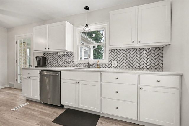 934 Reynard Street, Grand Rapids, MI 49507