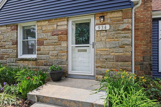 934 Reynard Street, Grand Rapids, MI 49507
