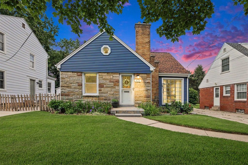 934 Reynard Street, Grand Rapids, MI 49507