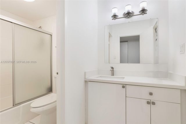 100 Lincoln Rd 307, Miami Beach, FL 33139