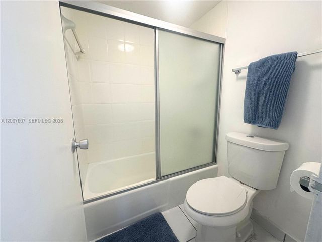 100 Lincoln Rd 307, Miami Beach, FL 33139