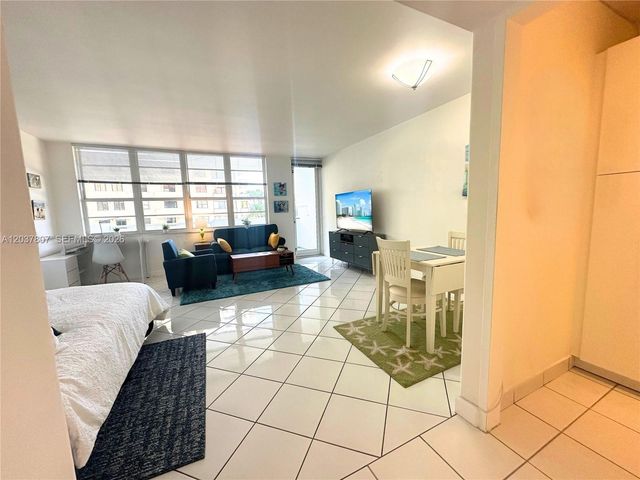 100 Lincoln Rd 307, Miami Beach, FL 33139