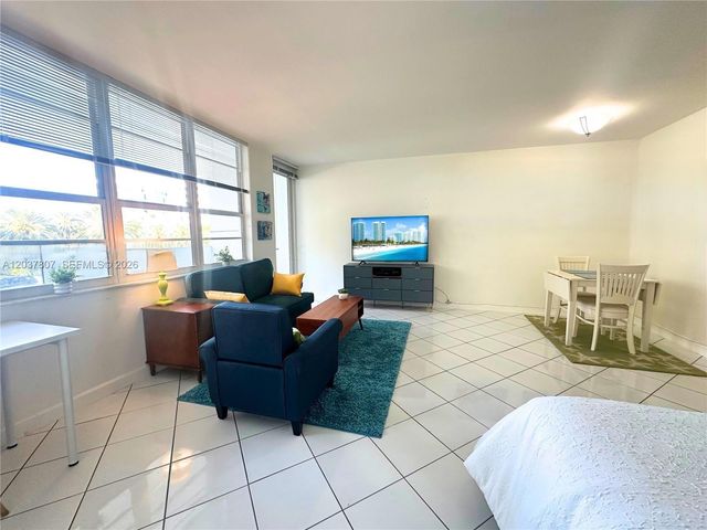 100 Lincoln Rd 307, Miami Beach, FL 33139