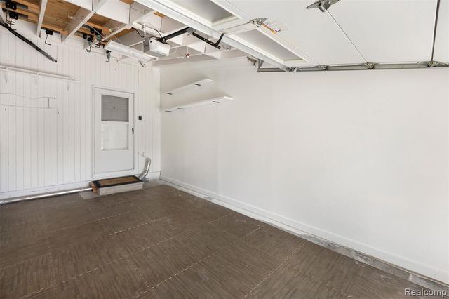 686 Peninsula Court, Ann Arbor, MI 48105