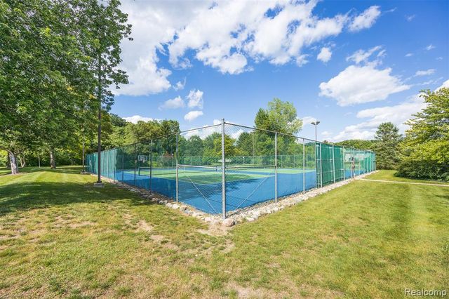 686 Peninsula Court, Ann Arbor, MI 48105