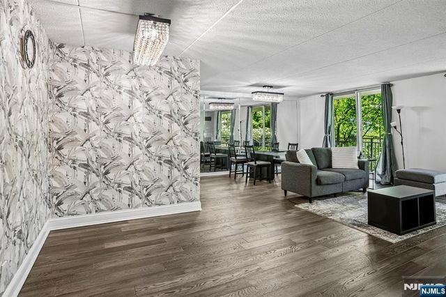1077 River Road 211, Edgewater, NJ 07020