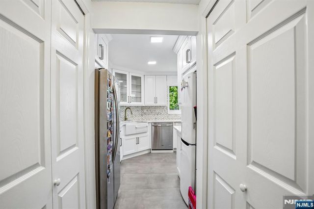 1077 River Road 211, Edgewater, NJ 07020