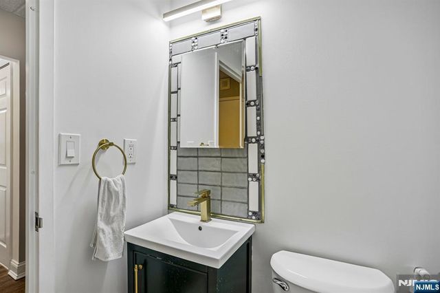 1077 River Road 211, Edgewater, NJ 07020