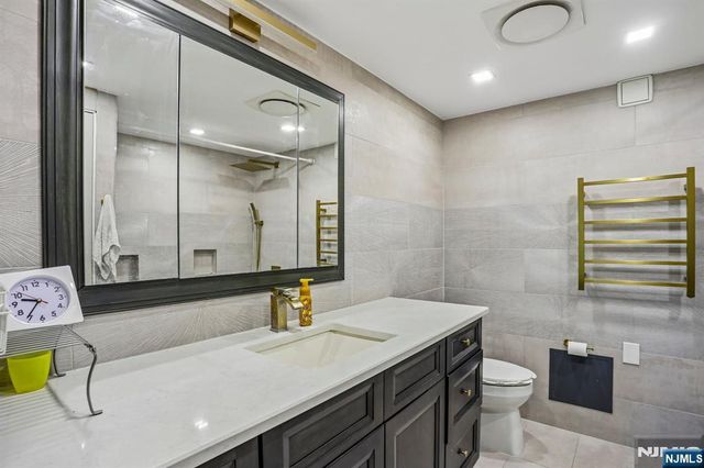 1077 River Road 211, Edgewater, NJ 07020