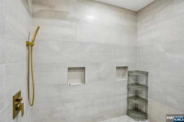 1077 River Road 211, Edgewater, NJ 07020