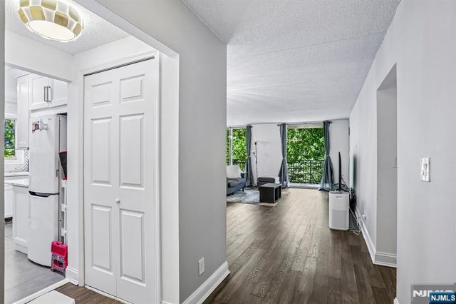 1077 River Road 211, Edgewater, NJ 07020