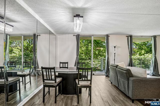 1077 River Road 211, Edgewater, NJ 07020