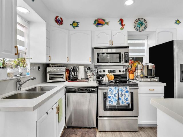3483 SW 52nd Ave, Pembroke Park, FL 33023