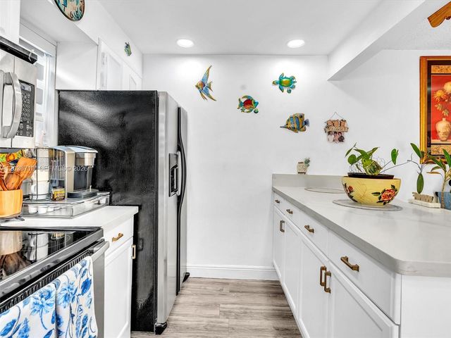 3483 SW 52nd Ave, Pembroke Park, FL 33023