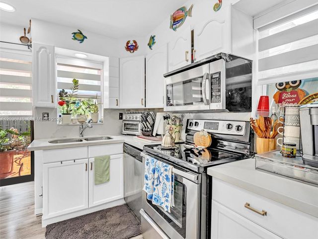 3483 SW 52nd Ave, Pembroke Park, FL 33023