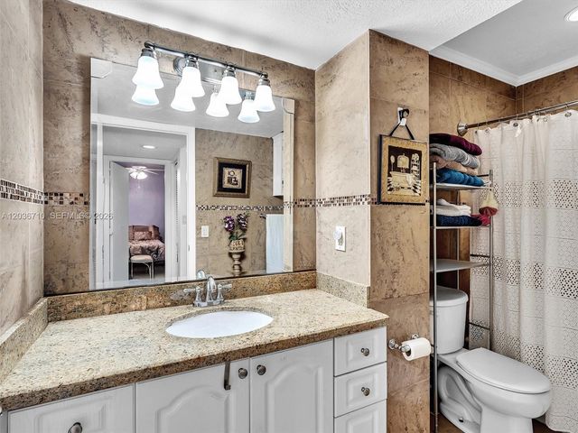 3483 SW 52nd Ave, Pembroke Park, FL 33023