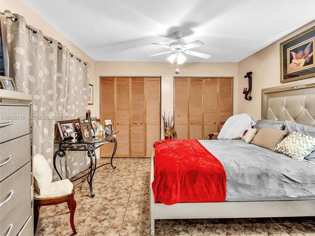 3483 SW 52nd Ave, Pembroke Park, FL 33023