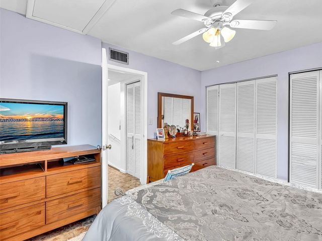 3483 SW 52nd Ave, Pembroke Park, FL 33023