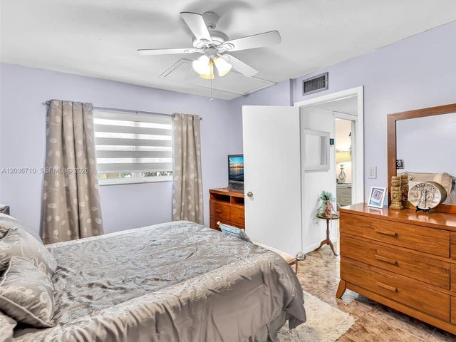 3483 SW 52nd Ave, Pembroke Park, FL 33023