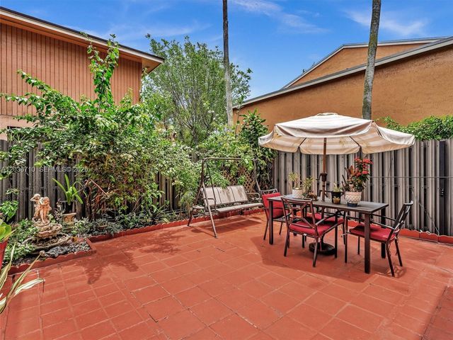 3483 SW 52nd Ave, Pembroke Park, FL 33023