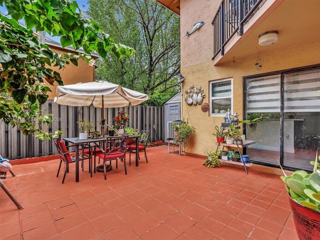 3483 SW 52nd Ave, Pembroke Park, FL 33023
